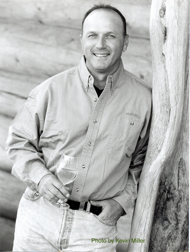 Winemaker Gets Bravery Medal Posthumously