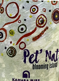 Kamara Pure Pet Nat Blooming Islandtext