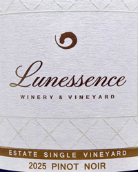 Lunessence Pinot Noir Estate Single Vineyardtext
